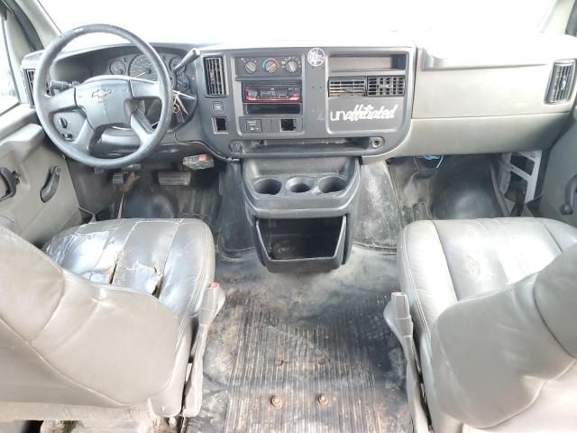 2004 Chevrolet Express G2500