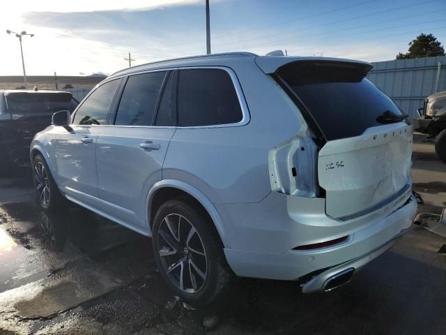 2021 Volvo XC90 T6 Momentum