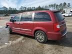 2016 Chrysler Town & Country Touring L