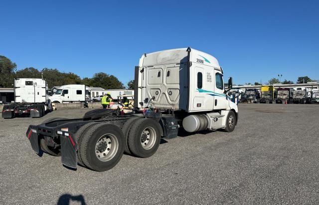 2019 Freightliner Cascadia 126