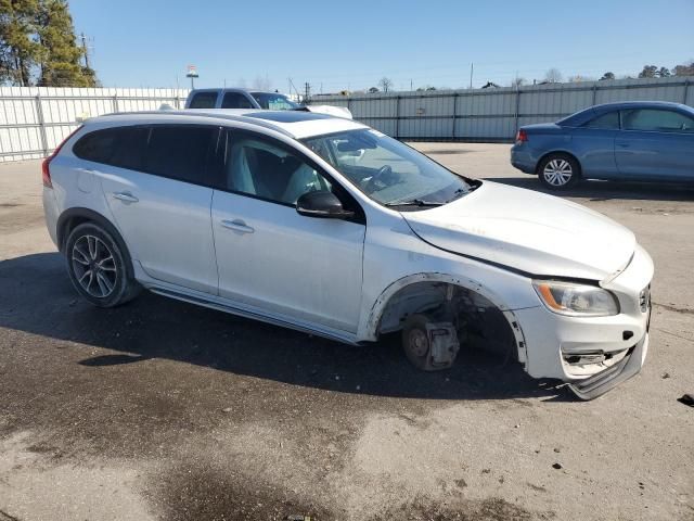 2018 Volvo V60 Cross Country Premier