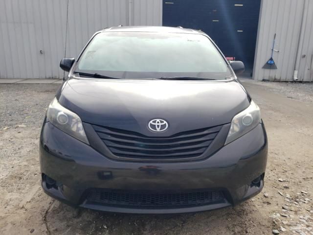 2013 Toyota Sienna LE