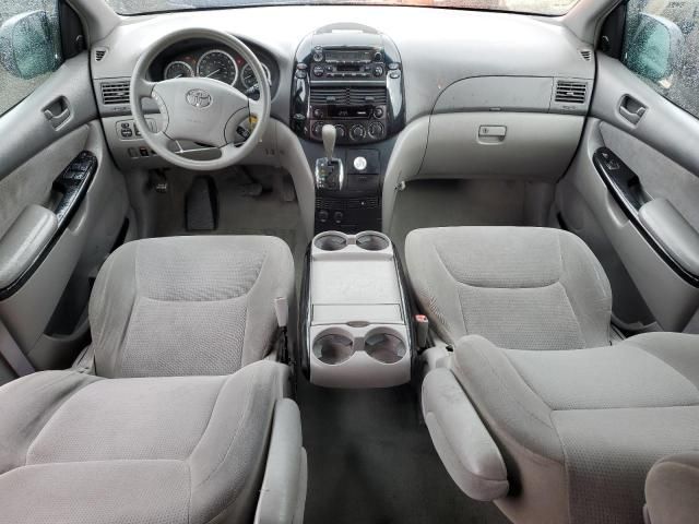 2004 Toyota Sienna CE