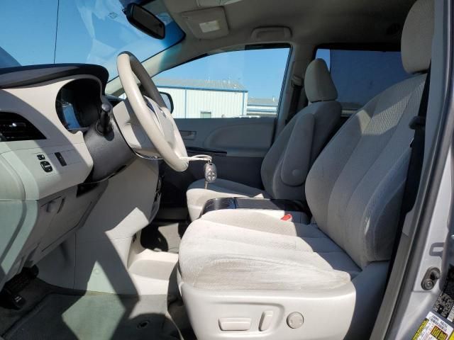 2013 Toyota Sienna LE