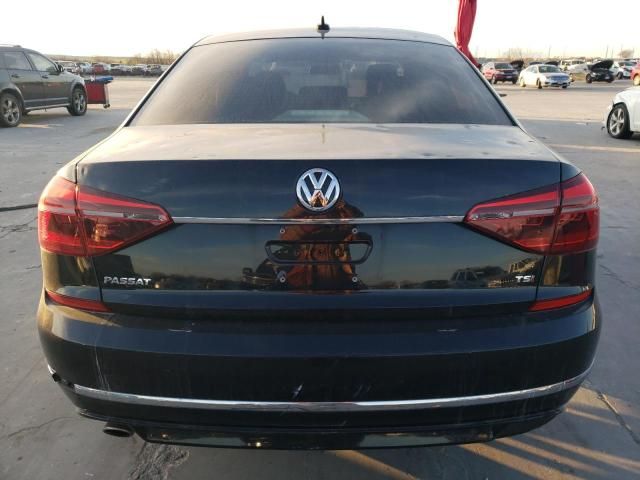 2017 Volkswagen Passat R-Line