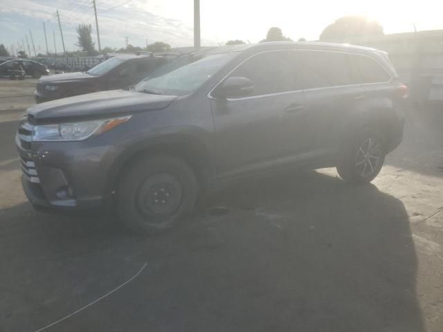 2017 Toyota Highlander SE