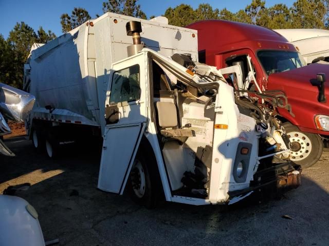 2013 Mack 600 LEU600