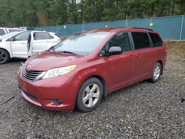 2013 Toyota Sienna LE