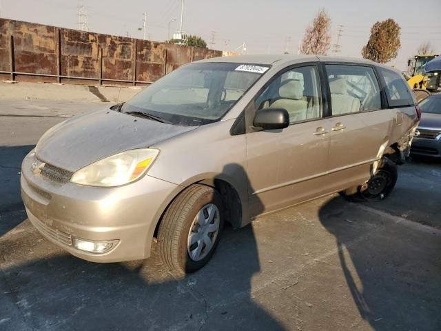 2004 Toyota Sienna CE