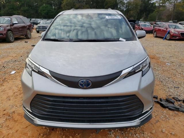 2021 Toyota Sienna XLE