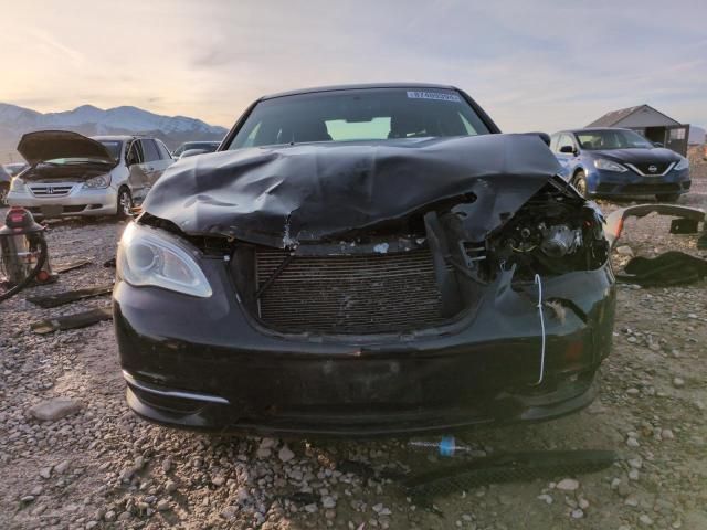 2013 Chrysler 200 Touring