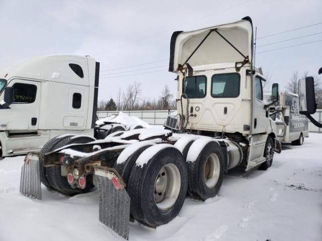 2019 Freightliner Cascadia 116