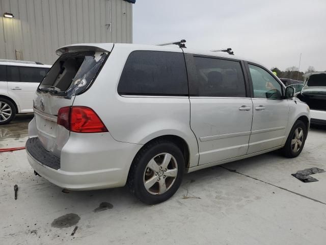 2010 Volkswagen Routan SE