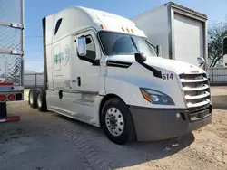 Salvage trucks for sale at Mercedes, TX auction: 2018 Freightliner Cascadia 126