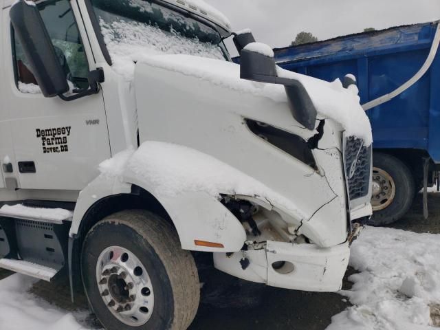 2020 Volvo VNR