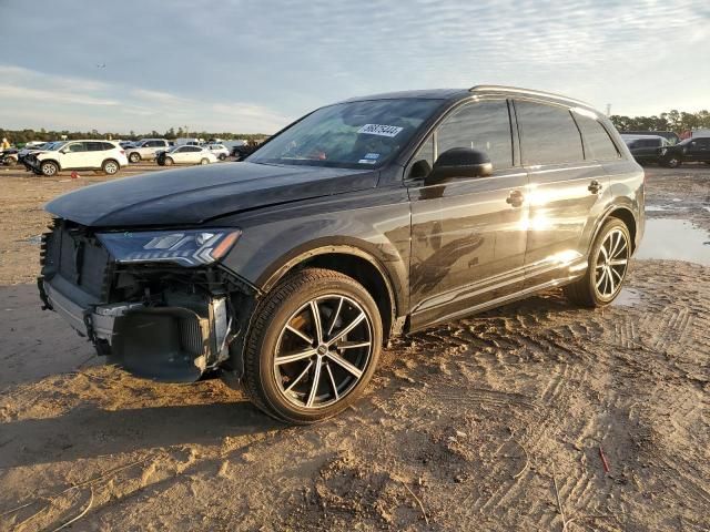 2020 Audi Q7 Prestige