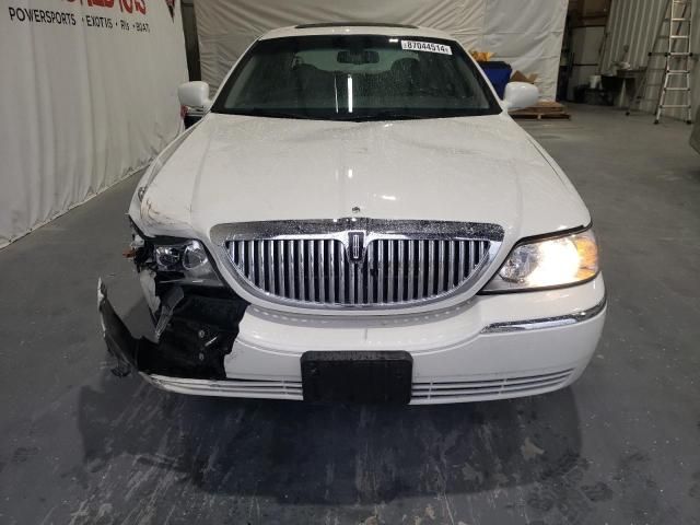 2006 Lincoln Town Car Signature Limited