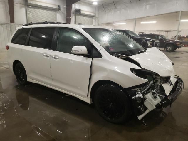 2020 Toyota Sienna XLE