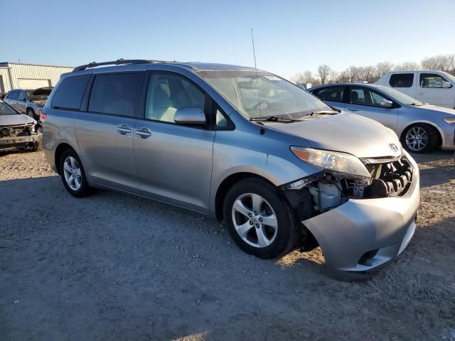 2013 Toyota Sienna LE