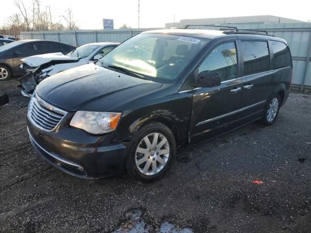 2016 Chrysler Town & Country Touring