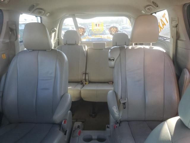 2013 Toyota Sienna XLE