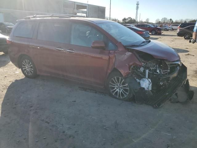 2018 Toyota Sienna XLE