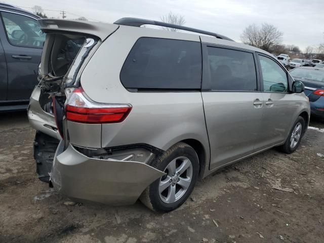 2017 Toyota Sienna LE