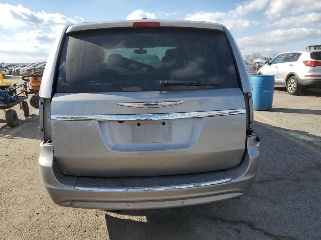 2014 Chrysler Town & Country Touring L