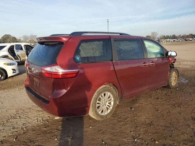 2016 Toyota Sienna XLE