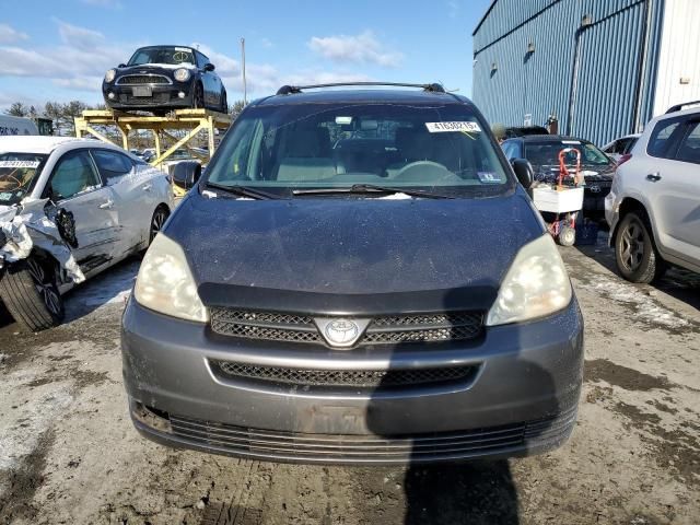 2004 Toyota Sienna LE