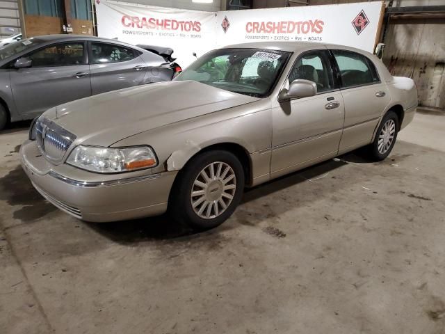 2004 Lincoln Town Car Executive