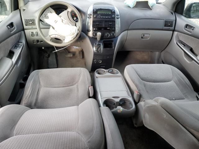 2006 Toyota Sienna LE