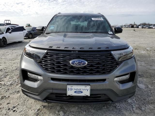 2024 Ford Explorer ST-Line