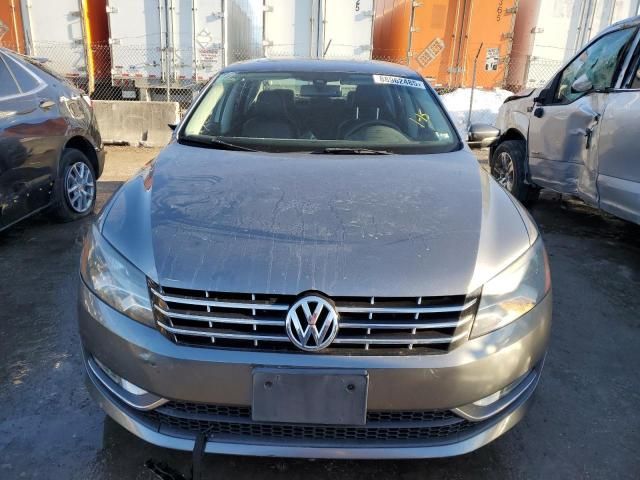 2013 Volkswagen Passat SEL