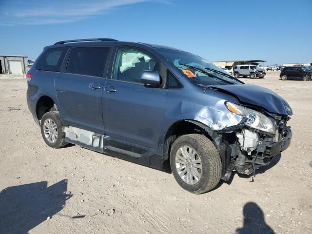 2014 Toyota Sienna XLE