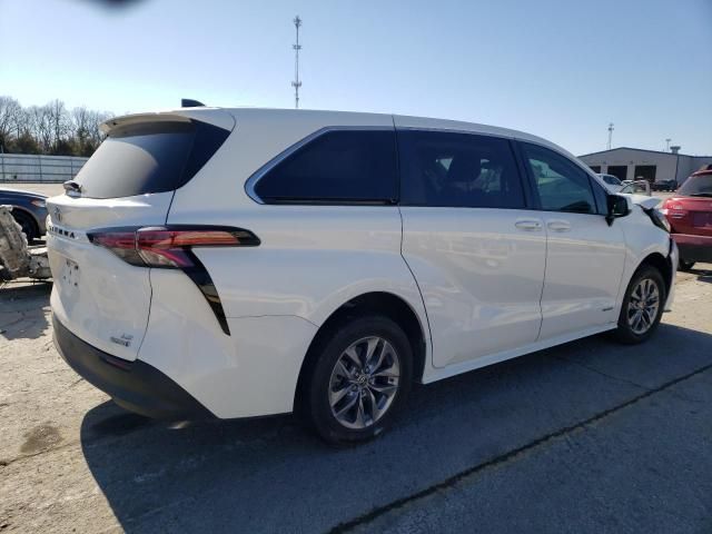 2021 Toyota Sienna LE