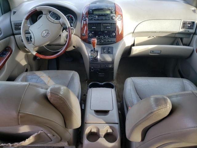 2005 Toyota Sienna XLE