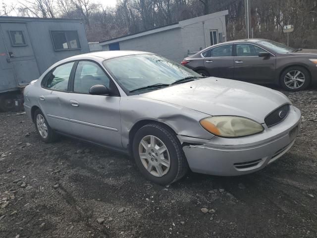 2004 Ford Taurus SE