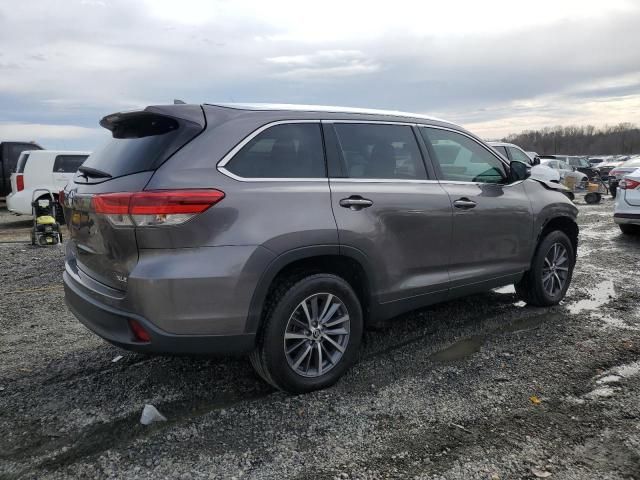 2019 Toyota Highlander SE