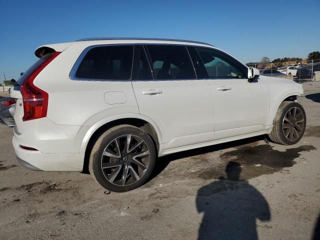 2022 Volvo XC90 T6 Momentum