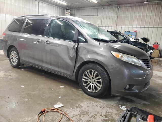 2013 Toyota Sienna XLE