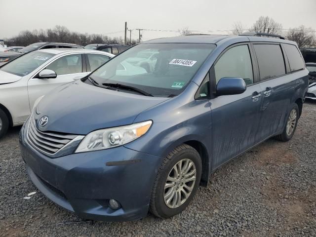 2017 Toyota Sienna XLE