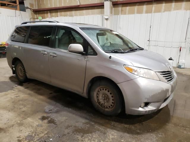 2013 Toyota Sienna XLE