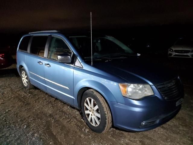 2011 Chrysler Town & Country Touring L