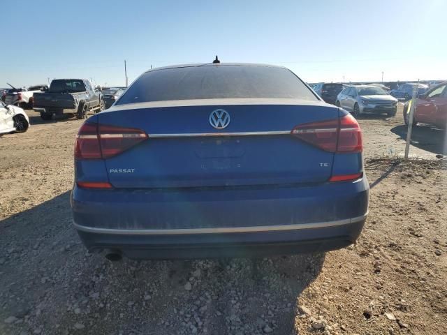 2017 Volkswagen Passat R-Line