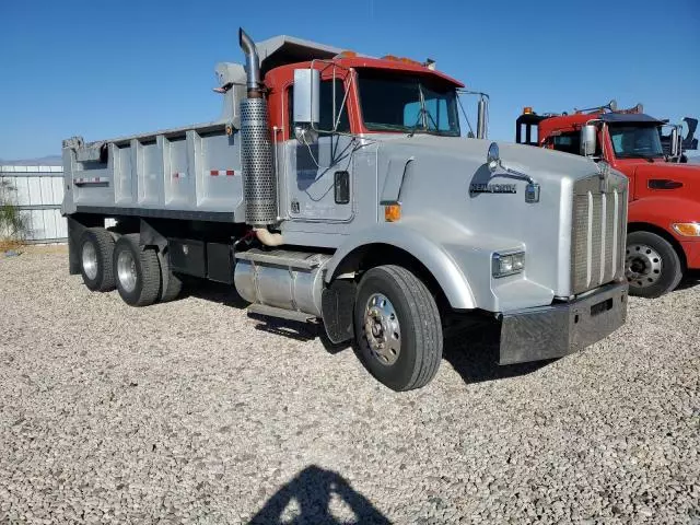 1996 Kenworth Construction T800