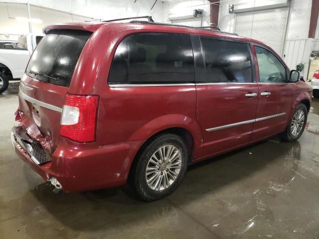 2013 Chrysler Town & Country Touring L