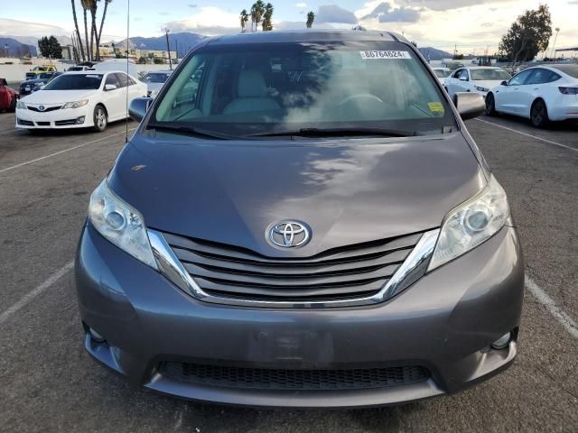 2013 Toyota Sienna XLE