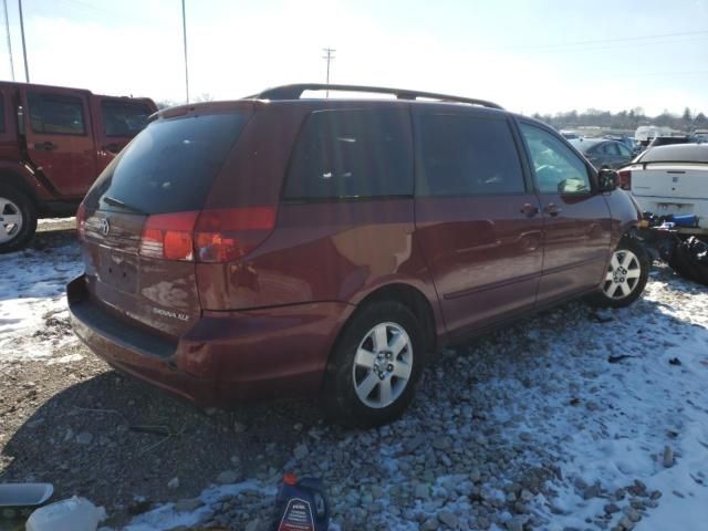 2004 Toyota Sienna XLE