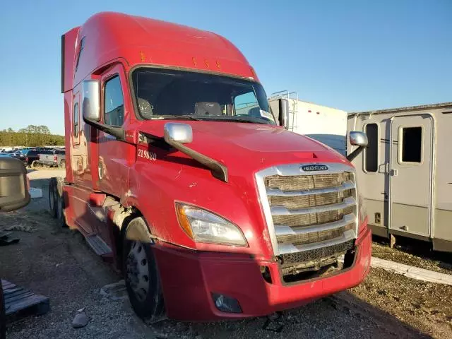 2019 Freightliner Cascadia 126